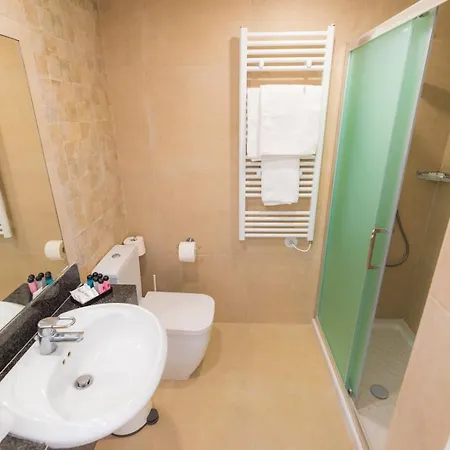 Chrielka Aparthotel 3*