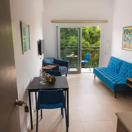 Chrielka Aparthotel