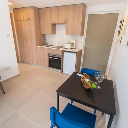 Chrielka Aparthotel 3*