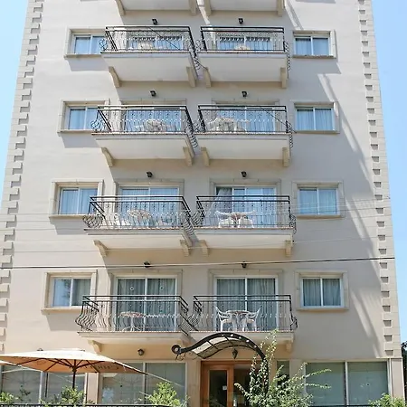 Chrielka Aparthotel Limassol