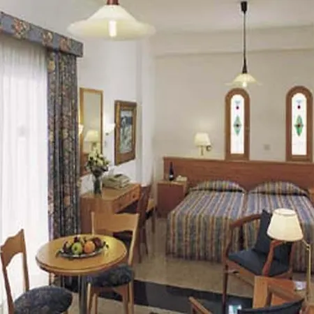 Aparthotel Chrielka Limassol