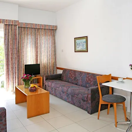 Chrielka Aparthotel